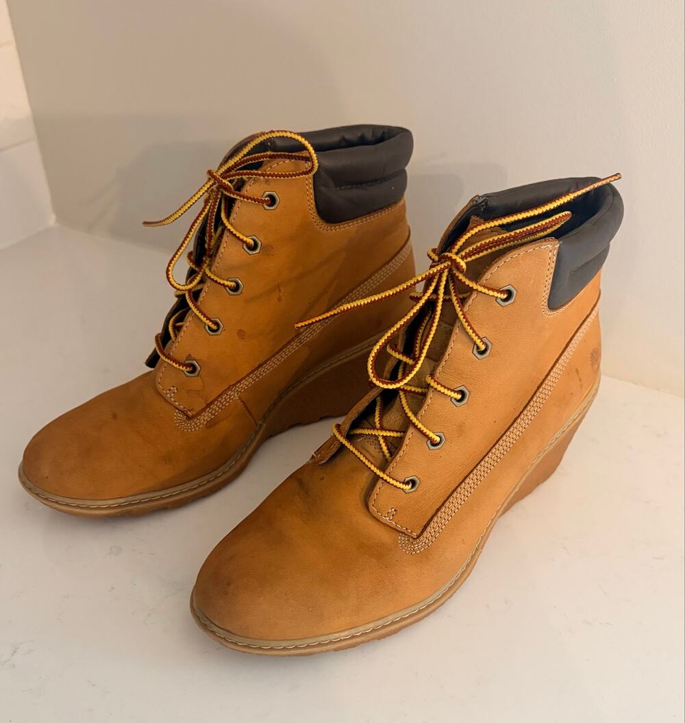 Timberland Glancy 8251A Wheat Yellow Suede Lace Up Wedge Booties Size 8.5